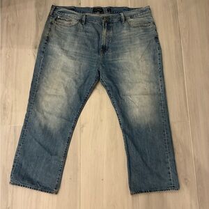 Lucky Brand Relaxed Fit Lightwash Blue Jeans